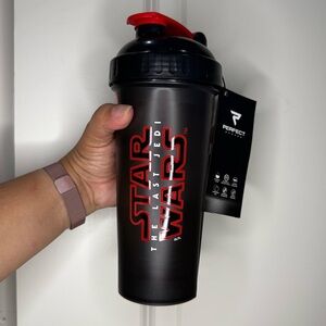 NWT Star Wars The Last Jedi Perfect Shaker Bottle